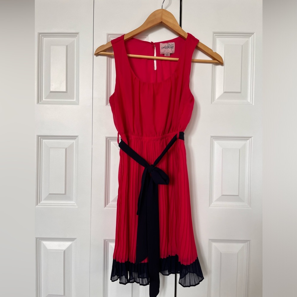 Pink/Navy summer dress! Super cute and in good condition! Size S.